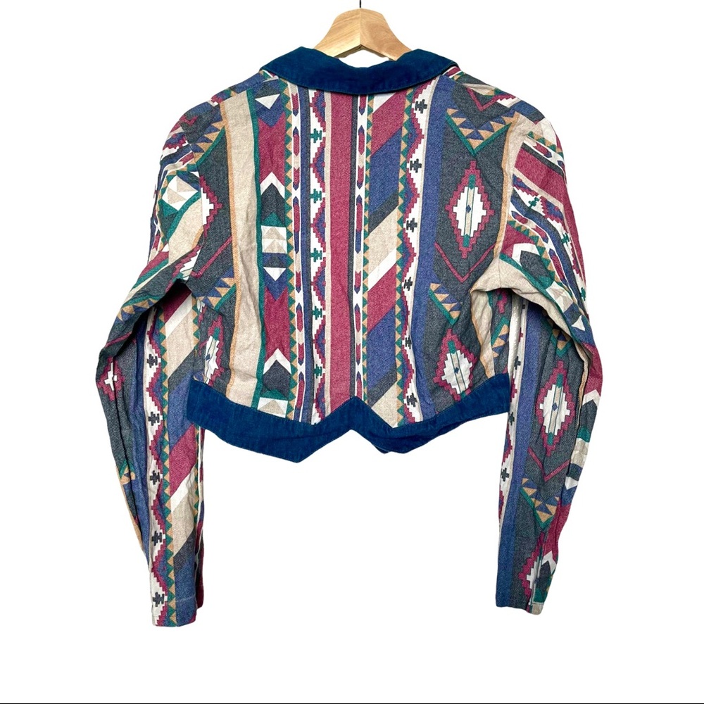 Women’s Vintage Cropped Western Style Button Up Shirt - Picture 2 of 5